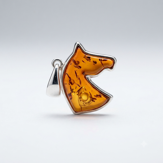 AMBER HORSE FACE IN SILVER PENDANT
